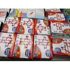 palette 148 jouets jeux a 2.80€