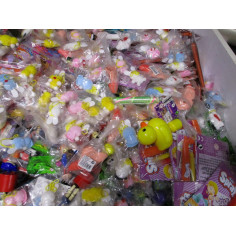 50 PETITS JOUETS MELANGES