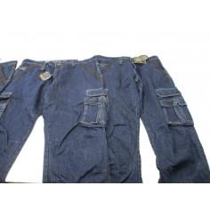 30 PANTALONS A 1.50€