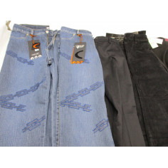 30 PANTALONS A 1.50€