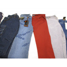 30 PANTALONS A 1.50€