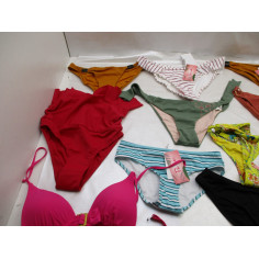 40  Maillots de bain haut ou bas