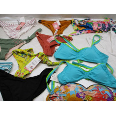 40  Maillots de bain haut ou bas