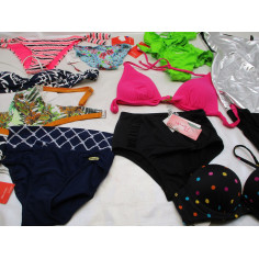 40  Maillots de bain haut ou bas