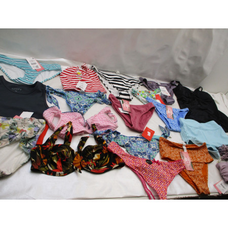 44  Maillots de bain haut ou bas