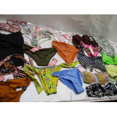 44  Maillots de bain haut ou bas