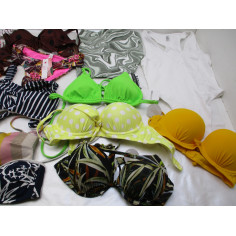 44  Maillots de bain haut ou bas