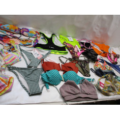 43 Maillots de bain haut ou...