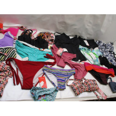 45 Maillots de bain haut ou...