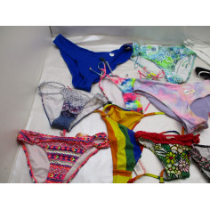 57 Maillots de bain haut ou...