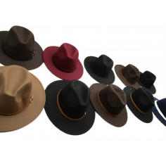 12 Chapeaux