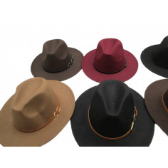 12 Chapeaux