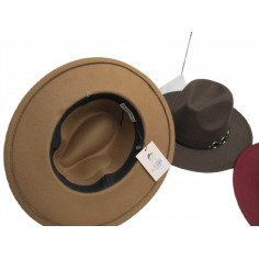12 Chapeaux