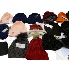 28 Bonnets