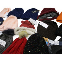 28 Bonnets