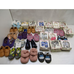 30 Paires de chaussures enfant