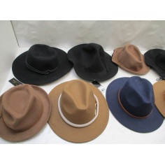 15 Chapeaux