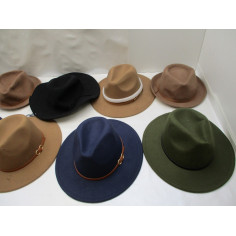 15 Chapeaux