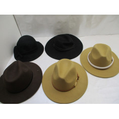 15 Chapeaux