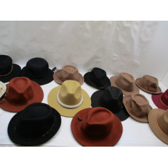 15 Chapeaux