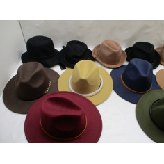15 Chapeaux