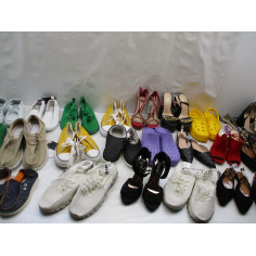 26 Paires de chaussures