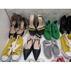 20 Paires de chaussures