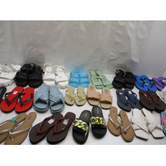 28 Paires de tongs