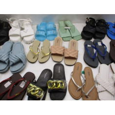 28 Paires de tongs