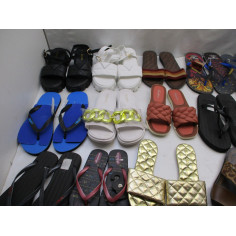 38 Paires de tongs