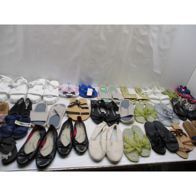 18 Paires de chaussures