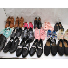 18 Paires de chaussures