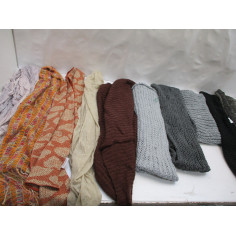 24 Echarpes a 1€