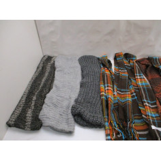 31 Echarpes a 1€