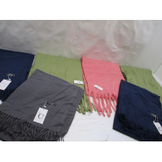 12  echarpes a 1.50€