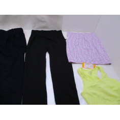52 vetements femme neuf