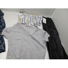 32 vetements femme neuf
