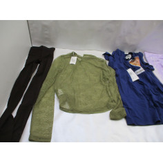 52 Vetements femme neuf