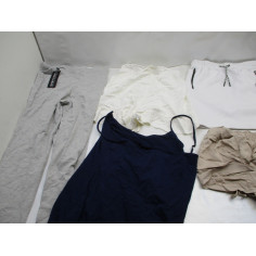 85 Vêtements femme neuf