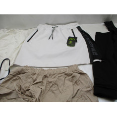 85 Vêtements femme neuf