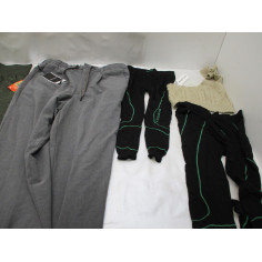 64 Vetements femme neuf