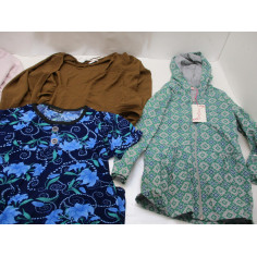 64 Vetements femme neuf