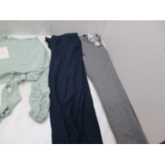 100 Vetements femme neuf