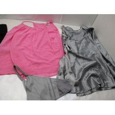 100 Vetements femme neuf