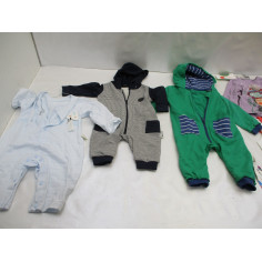 75 Vetements enfant neuf