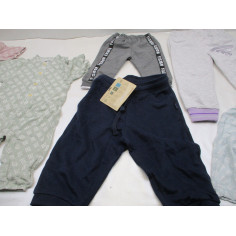 78 Vetements enfant neuf