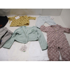 78 Vetements enfant neuf