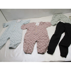 50 Vetements enfant neuf