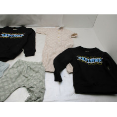 50 Vetements enfant neuf