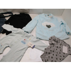 50 Vetements enfant neuf